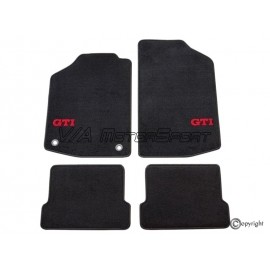 Kit tapis de sol avant/arrière gauche/droit "GTI" Volkswagen Golf I GTI 17 (74-84, velour, noir/rouge)